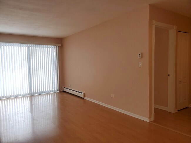 Building Photo - 2 Villa Verde Dr