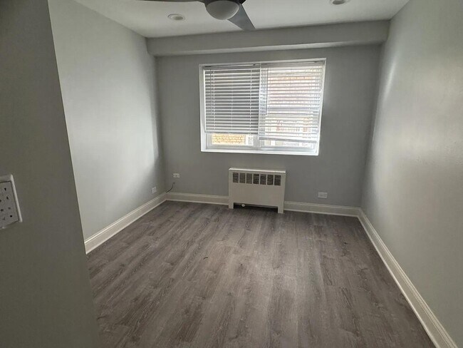 Foto del edificio - 6114 N Damen Ave