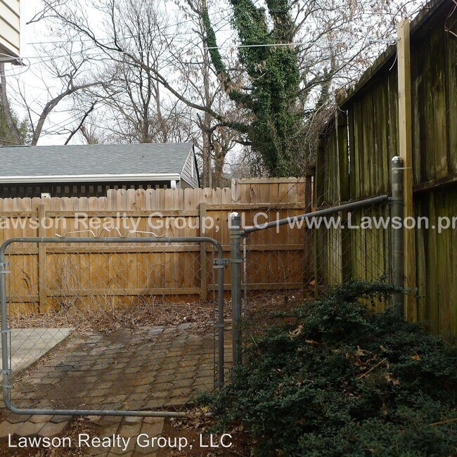 Building Photo - 725 25th St SW