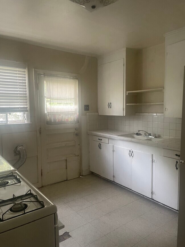 Foto del edificio - 849 Geranium St