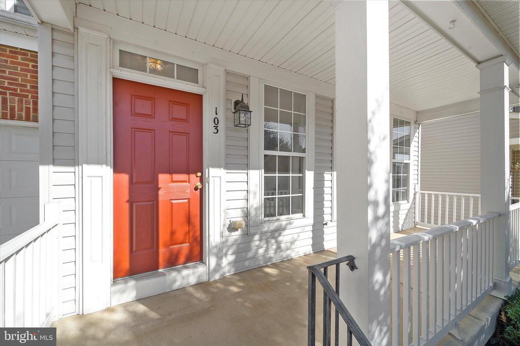 Primary Photo - 103 Holmes St