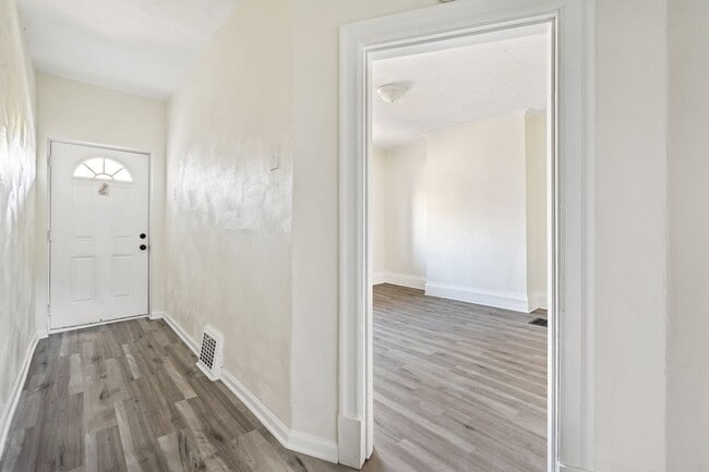 Building Photo - Newly renovated 3 bedroom 1 bath in Mt. Ol...