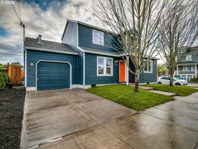 Foto del edificio - Boise Neighborhood 2-Story with Hardwood F...