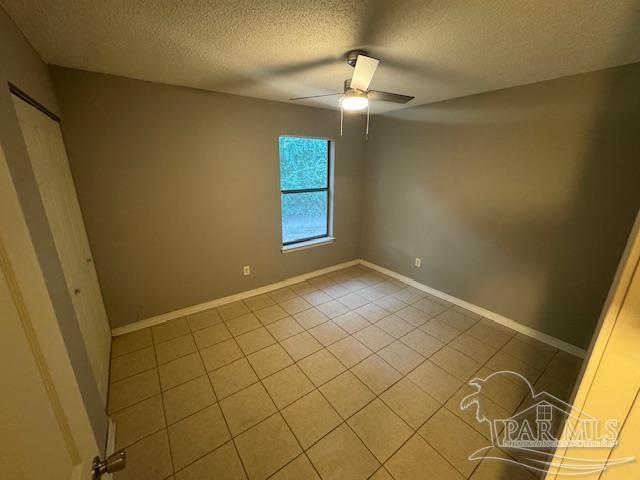 Foto del edificio - 6823 Tiki Ln