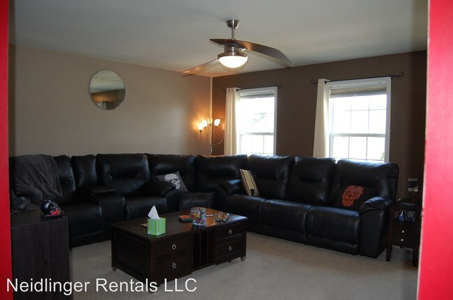 Foto del edificio - 427 Eisenhower Dr