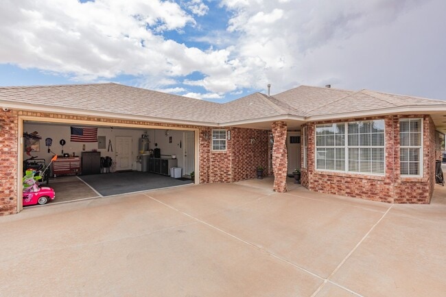 Foto del edificio - 3 bed 2 bath beautiful home!