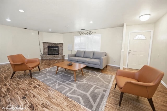 Foto del edificio - 21667 Laguna Rd