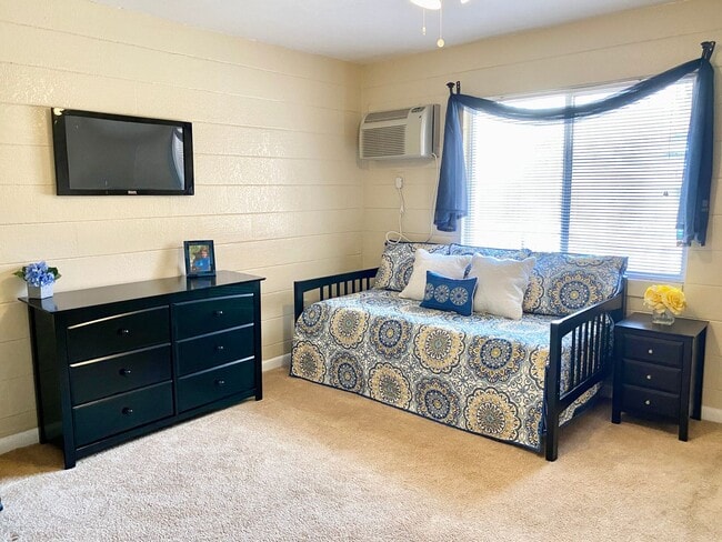 Interior Photo - Phoenix