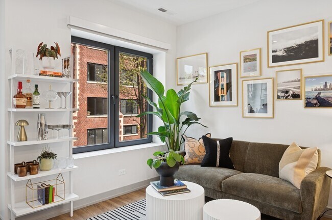 Foto del edificio - 1341 W Estes Ave