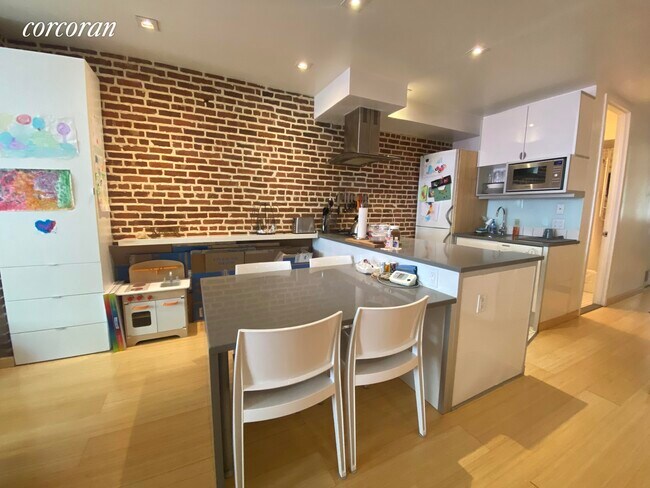 Foto del edificio - 309 W 112th St