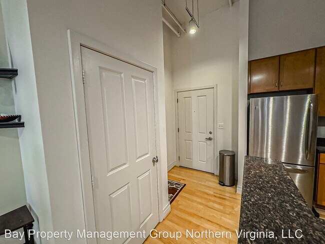 Foto del edificio - 1 br, 1 bath House - 2220 Fairfax Dr #106
