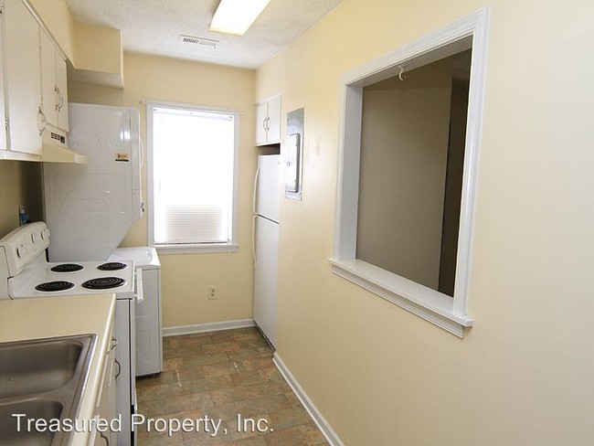 Building Photo - 120 Kingsbury Dr