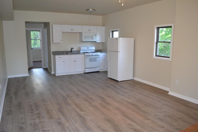 Building Photo - 4297 7th Street Rd