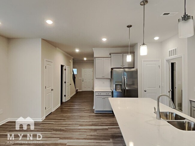 Building Photo - 16029 Seagard Cv