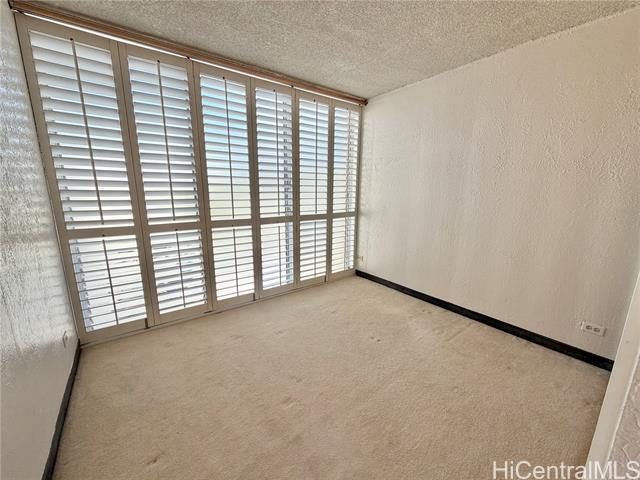 Building Photo - 1702 Kewalo St