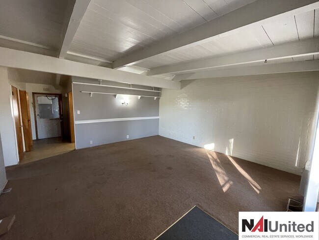 Building Photo - 3 bedroom, 1 bath duplex for rent!