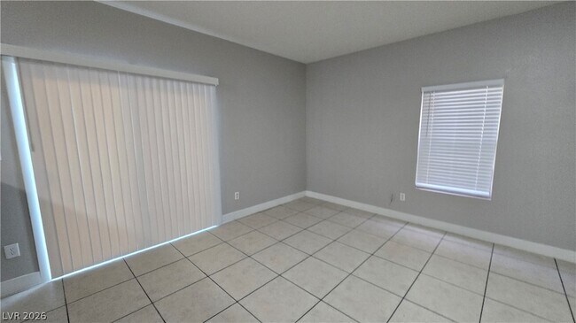 Foto del edificio - 1614 White Skies Ct