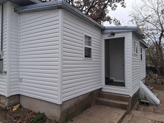 Foto del edificio - Stunning 4-Bedroom Renovated Home in Sapulpa