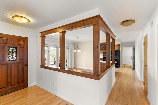 Foto del edificio - 21495 Armstrong Rd