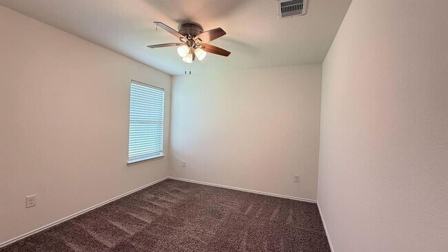 Foto del edificio - 4711 Forest Hurst Glen