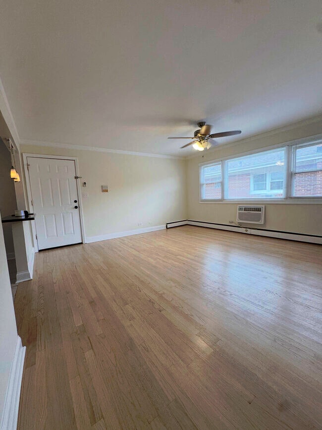Building Photo - 10105 Hartford Ct