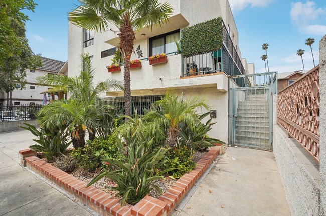 Building Photo - 1605 Winona Blvd