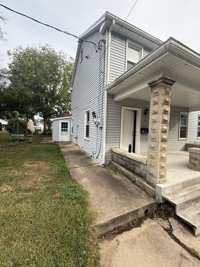 Foto del edificio - 2 bedroom possibly 3 with oversized Garage/Work Shop in Newville