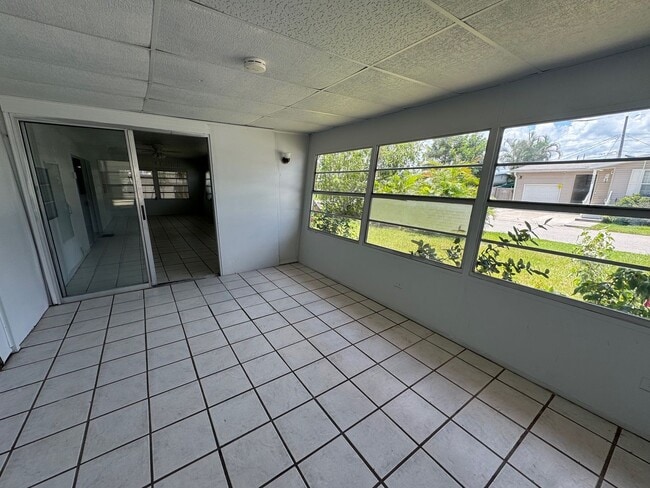 Building Photo - Spacious 2-Bed/2-Bath Mobile Home for Rent!