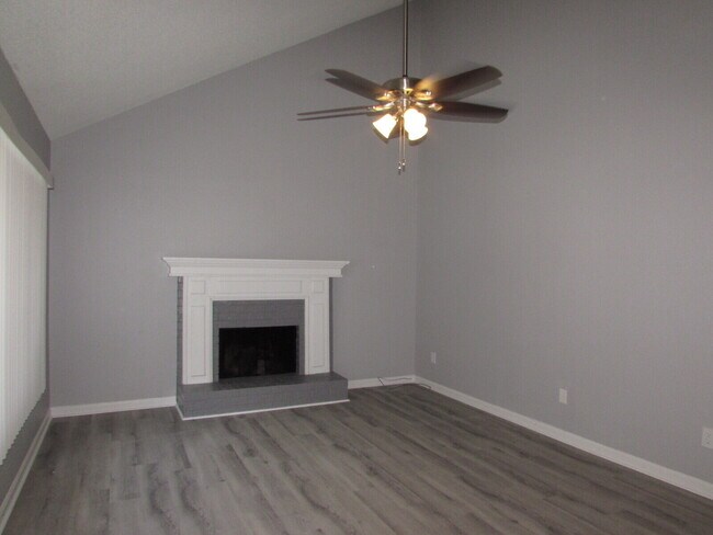 Building Photo - 1703 Twin Brooks Dr SE
