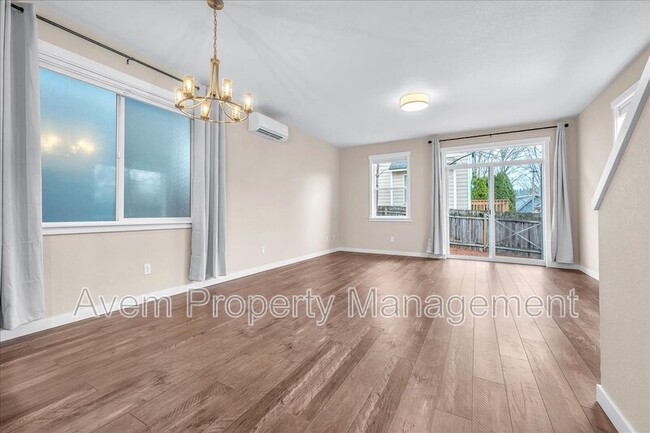 Building Photo - 2736 SE 84th Ave