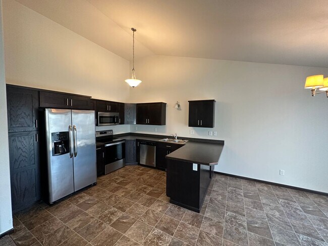 Foto del edificio - 3 Bed 3 Bath Twin Home