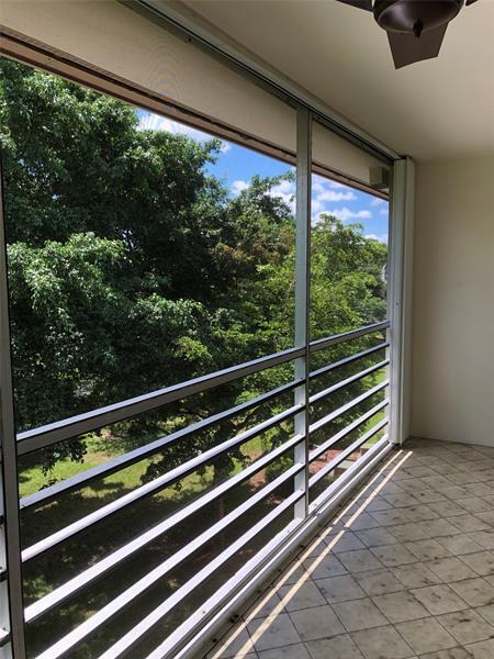 Foto del edificio - 2404 Antigua Cir