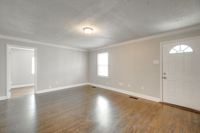 Foto del edificio - 1503 Ely Rd