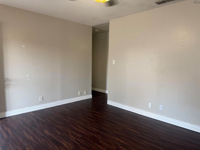 Foto del edificio - 4613 Langford Ln
