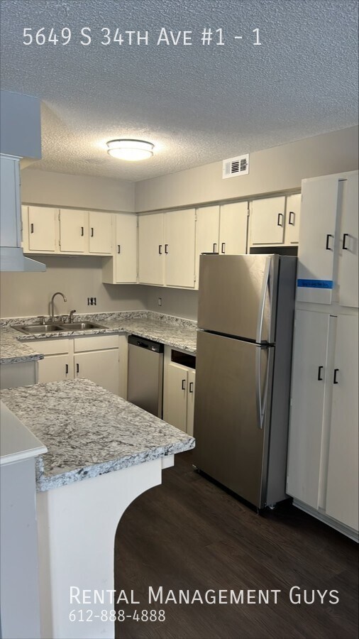 Foto del edificio - Nice 2 Bedroom Apartment! Completely Updated!