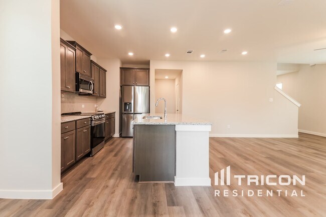 Foto del edificio - 2549 Dulaney Dr