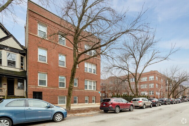 Building Photo - 725-745 W Buckingham Pl