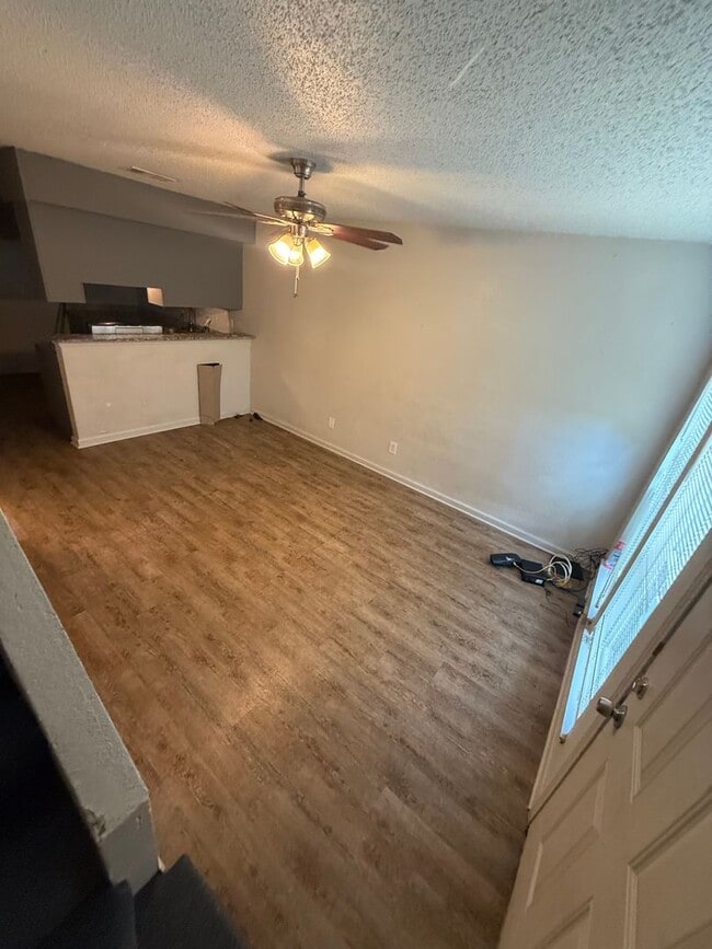 Foto del edificio - 4959-4965 Miller Ave