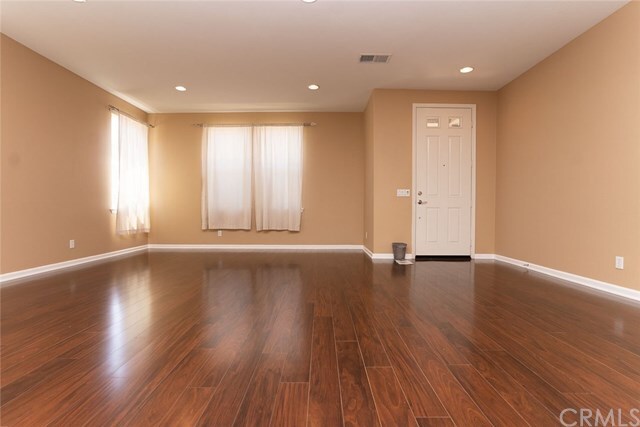 Building Photo - 304 Summit Crest Dr