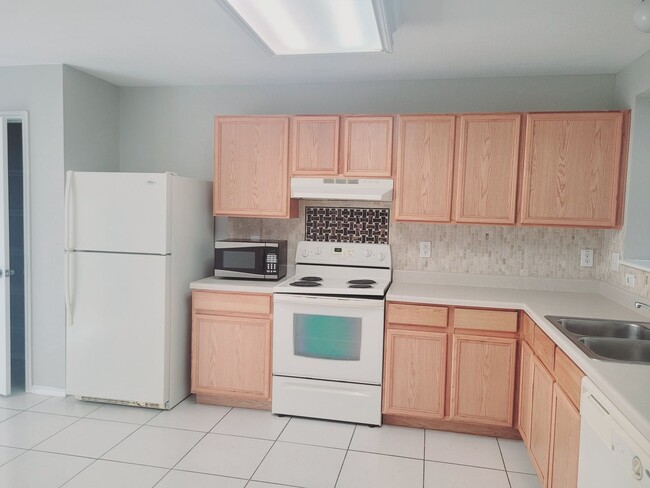 Building Photo - 1518 Range Field
