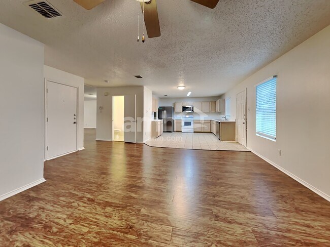 Foto del edificio - 4105 Hunters Creek Dr