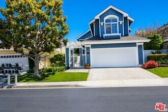 Building Photo - 2730 Point Del Mar
