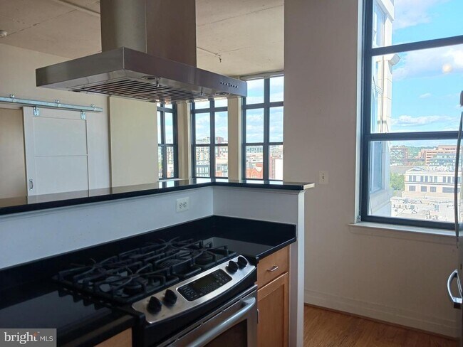 Building Photo - 2020 12th St NW