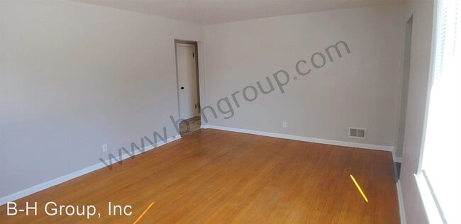 Building Photo - 3 br, 2.5 bath House - 6912 26th Ave
