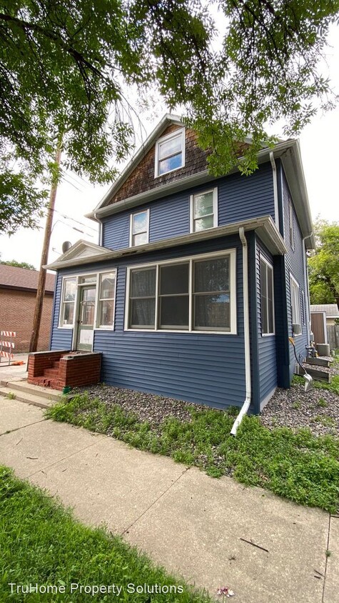 Primary Photo - 514 University Ave