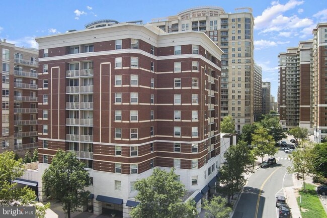 Foto del edificio - 880 N Pollard St