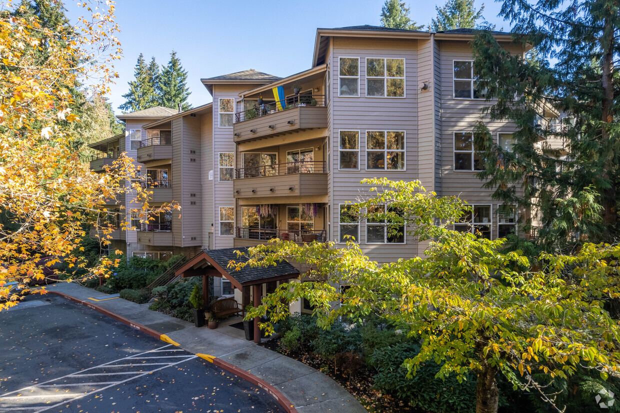 Exterior - Silver Glen Cooperative Apartments