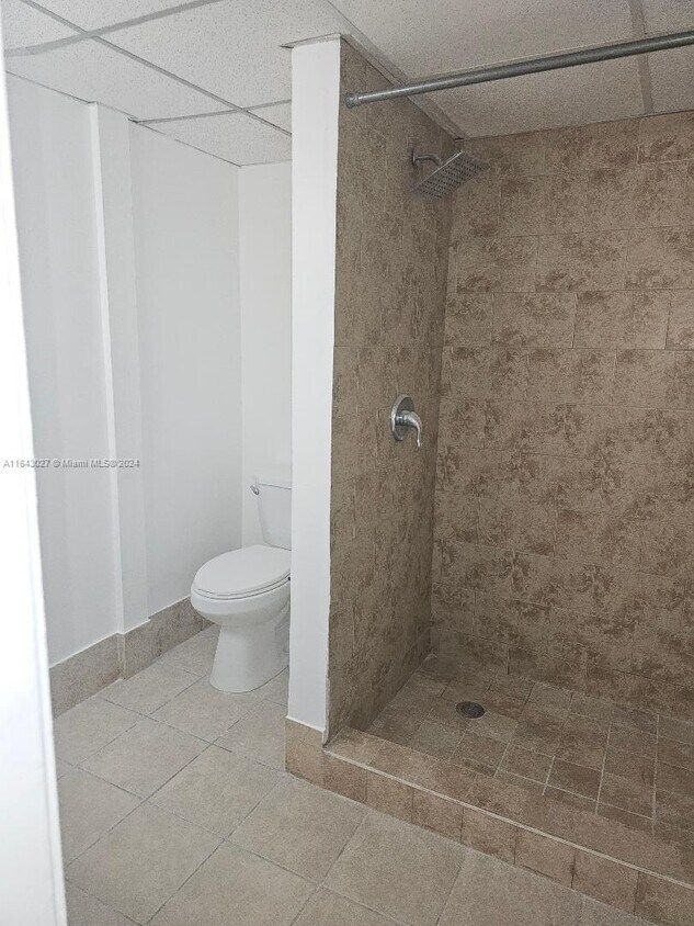 Foto del edificio - 10000 NW 80th Ct