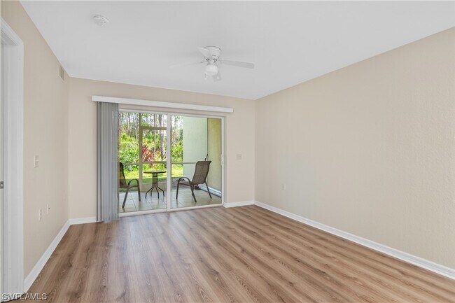 Foto del edificio - 25735 Lake Amelia Way