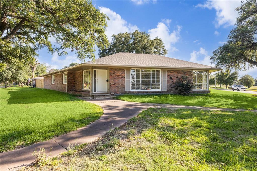 Foto principal - 3203 S Braeswood Blvd